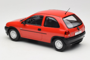Opel Corsa B Czerwony MCG 1:18 MCG18513 Metal — zdjęcie 5 z 6