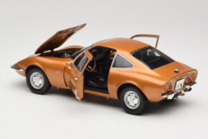 Opel GT Złoty Minichamps 1:18 180049025 Metal — zdjęcie 5 z 8