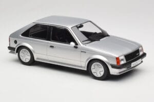 Opel Kadett D GTE Srebrny MCG 1:18 MCG18533 Metal — zdjęcie 4 z 6