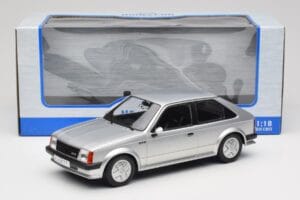 Opel Kadett D GTE Srebrny MCG 1:18 MCG18533 Metal — zdjęcie 6 z 6