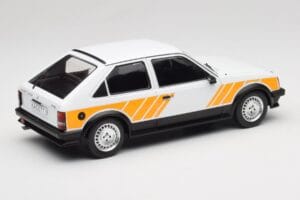 Opel Kadett D SR Biały z Żółtym Dekorem MCG 1:18 MCG18534 Metal — zdjęcie 2 z 6