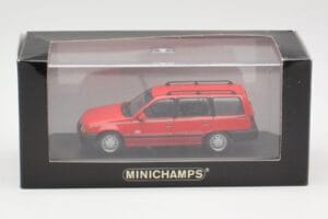 Opel Kadett E Club Kombi Czerwony Minichamps 1:43 400045910 Metal — zdjęcie 2 z 3