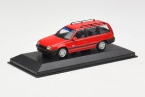 Opel Kadett E Club Kombi Czerwony Minichamps 1:43 400045910 Metal — zdjęcie 3 z 3