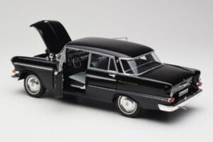 Opel Kapitan P1 Czarny Revell 1:18 08822 Metal — zdjęcie 5 z 8