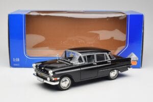 Opel Kapitan P1 Czarny Revell 1:18 08822 Metal — zdjęcie 8 z 8