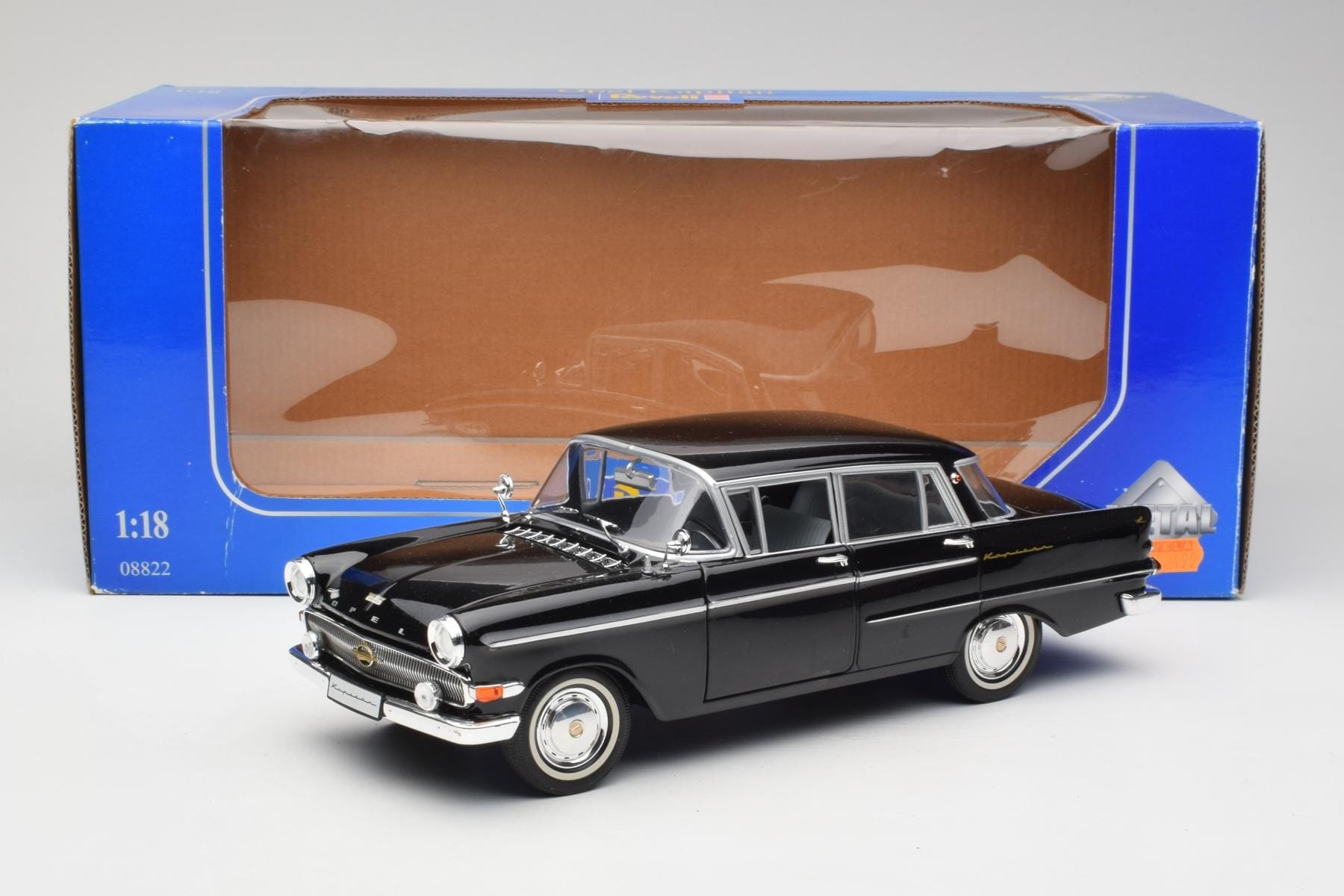 Revell Opel Kapitän P1 1:18 Model Klasyczny Sedan 1958