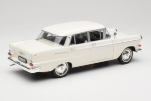Opel Kapitan P2 Biały Revell 1:18 08821-M1 Metal — zdjęcie 3 z 8