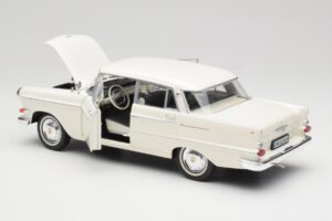 Opel Kapitan P2 Biały Revell 1:18 08821-M1 Metal — zdjęcie 5 z 8