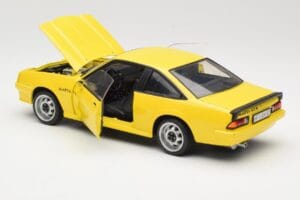 Opel Manta B GT/E Żółty Revell 1:18 08421 Metal — zdjęcie 5 z 8