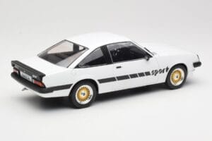 Opel Manta B Sport Biały MCG 1:18 MCG18237 Metal — zdjęcie 2 z 6