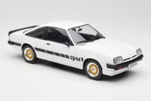 Opel Manta B Sport Biały MCG 1:18 MCG18237 Metal — zdjęcie 4 z 6
