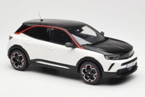 Opel Mokka-E GS Line Jada Biały Otto 1:18 OT1045 Żywica — zdjęcie 4 z 6