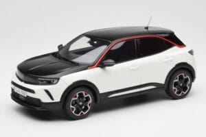 Opel Mokka-E GS Line Jada Biały Otto 1:18 OT1045 Żywica