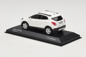 Opel Mokka Biały Minichamps 1:43 410042100 Metal — zdjęcie 3 z 4