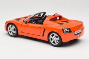 Opel Speedster Pomarańczowy Maisto 1:18 31615 Metal — zdjęcie 7 z 8