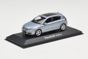 Opel Astra H Blue Metallic Minichamps 1:43 ASTRA004 Metal — zdjęcie 2 z 4