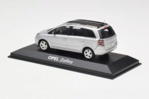 Opel Zafira B Srebrny Minichamps 1:43 1799109 Metal — zdjęcie 3 z 4