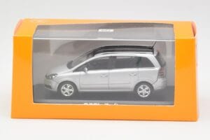Opel Zafira B Srebrny Minichamps 1:43 1799109 Metal — zdjęcie 4 z 4