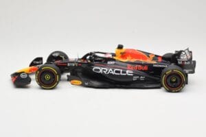Oracle Red Bull Racing RB19 #1 M. Verstappen Winner Italian GP 2023 Minichamps 1:18 110231501 Metal — zdjęcie 3 z 6