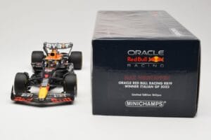 Oracle Red Bull Racing RB19 #1 M. Verstappen Winner Italian GP 2023 Minichamps 1:18 110231501 Metal — zdjęcie 6 z 6