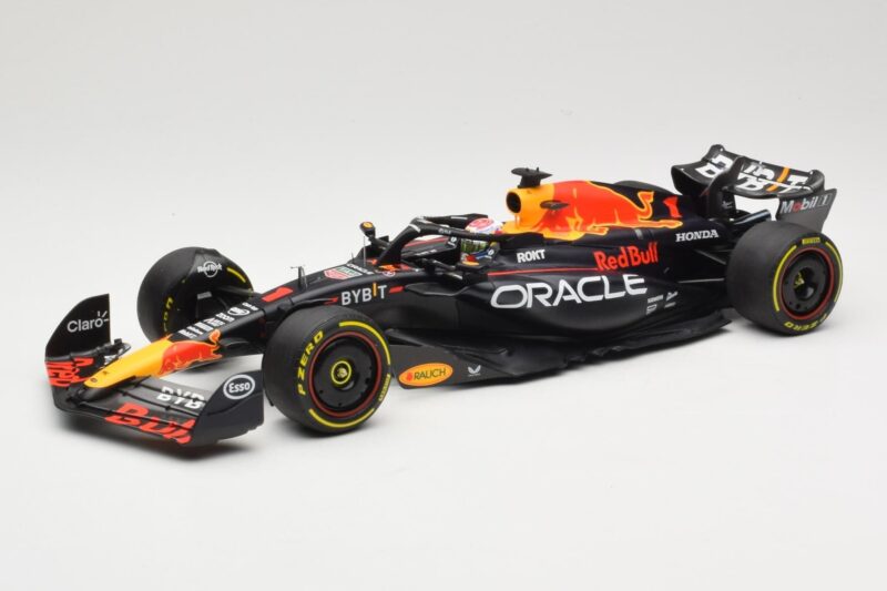 Oracle Red Bull Racing RB19 #1 M. Verstappen Winner Italian GP 2023 Minichamps 1:18 110231501 Metal