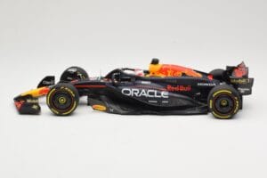 Red Bull Racing RB20 #1 M. Verstappen Winner China GP 2024 Minichamps 1:18 110240501 Metal — zdjęcie 3 z 6