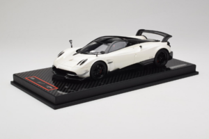 Pagani Huayra BC White Metallic Yy Model 1:18 REMC025 Żywica — zdjęcie 2 z 7