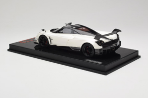 Pagani Huayra BC White Metallic Yy Model 1:18 REMC025 Żywica — zdjęcie 5 z 7