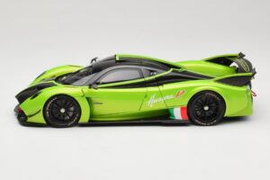 Pagani Huayra R Zielony LCD 1:18 LCD18012-GR Metal — zdjęcie 4 z 8