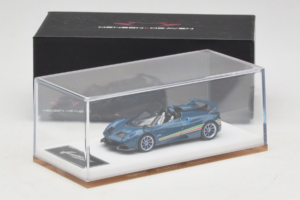 Pagani Huayra Tricolore Roadster Niebieski Henson & Heaven 1:64 PHTRB01 Żywica — zdjęcie 7 z 8