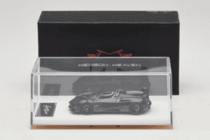 Pagani Huayra Tricolore Roadster Exposed Carbon Henson & Heaven 1:64 PHREC01 Metal — zdjęcie 7 z 7
