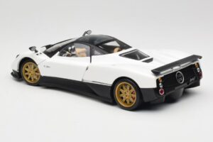 Pagani Zonda F Biały Mondo Motors 1:18 157655 Metal — zdjęcie 7 z 8