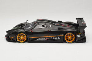 Pagani Zonda R Revolucion Carbon Fiber AUTOart 1:18 78261 Metal — zdjęcie 4 z 8