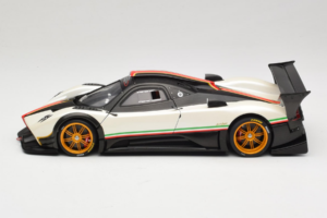 Pagani Zonda R Revolucion Biały AUTOart 1:18 78262 Metal — zdjęcie 4 z 8