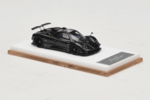 Pagani Zonda Tricolore Exposed Carbon Henson & Heaven 1:64 PZTEC01 Metal — zdjęcie 4 z 7