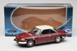 Panhard 24 CT Czerwony Solido 1:18 1832500 Metal — zdjęcie 8 z 8