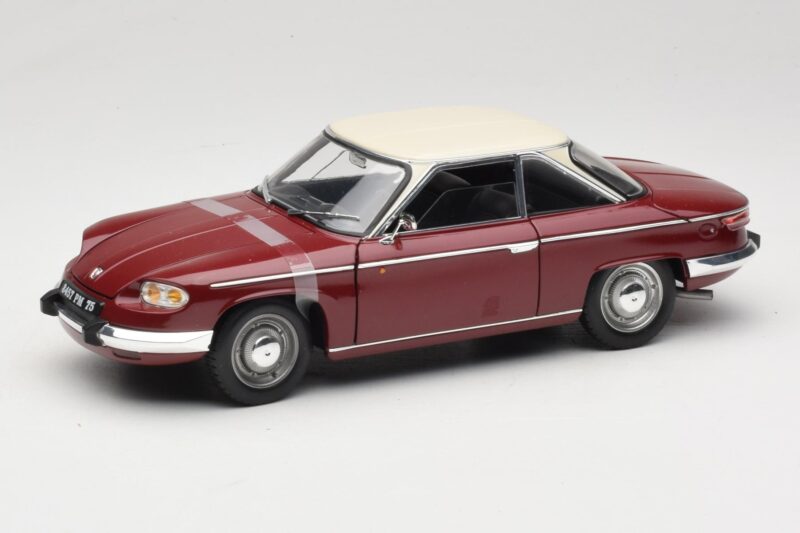 Panhard 24 CT Czerwony Solido 1:18 1832500 Metal