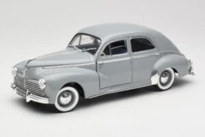 Peugeot 203 Gris Clair Solido 1:18 8145 Metal