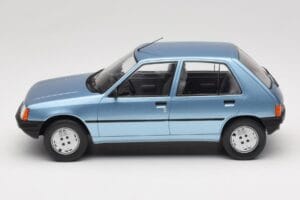 Peugeot 205 Niebieski MCG 1:18 MCG18491 Metal — zdjęcie 3 z 6