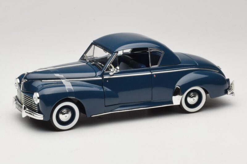 Peugeot 302 Coupe Niebieski Solido 1:18 8168 Metal