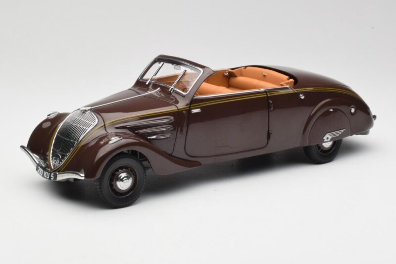 Peugeot 402 Eclipse Czekoladowy Norev 1:18 184873 Metal
