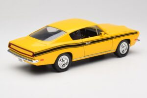 Plymouth Barracuda Żółty Road Legends 1:18 92178 Metal — zdjęcie 3 z 8