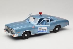 Plymouth Fury Beverly Hills PD Niebieski GreenLight 1:18 19069 Metal — zdjęcie 2 z 8