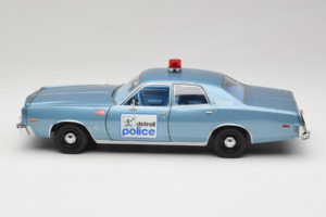Plymouth Fury Beverly Hills PD Niebieski GreenLight 1:18 19069 Metal — zdjęcie 4 z 8
