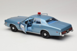 Plymouth Fury Beverly Hills PD Niebieski GreenLight 1:18 19069 Metal — zdjęcie 5 z 8