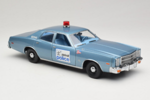 Plymouth Fury Beverly Hills PD Niebieski GreenLight 1:18 19069 Metal — zdjęcie 6 z 8