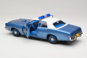 Plymouth Fury Police Pursuit Smokey and the Bandit GreenLight 1:18 19044 Metal — zdjęcie 5 z 8
