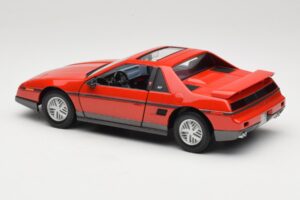 Pontiac Fiero GT Czerwony Road Signature 1:18 92588 Metal — zdjęcie 7 z 8