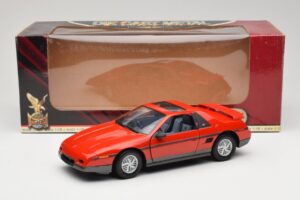 Pontiac Fiero GT Czerwony Road Signature 1:18 92588 Metal — zdjęcie 8 z 8
