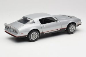 Pontiac Firebird Formula Srebrny ERTL 1:18 33514 Metal — zdjęcie 3 z 8